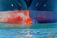 安全への道：ナビゲーションの卓越性と行動特性の架け橋